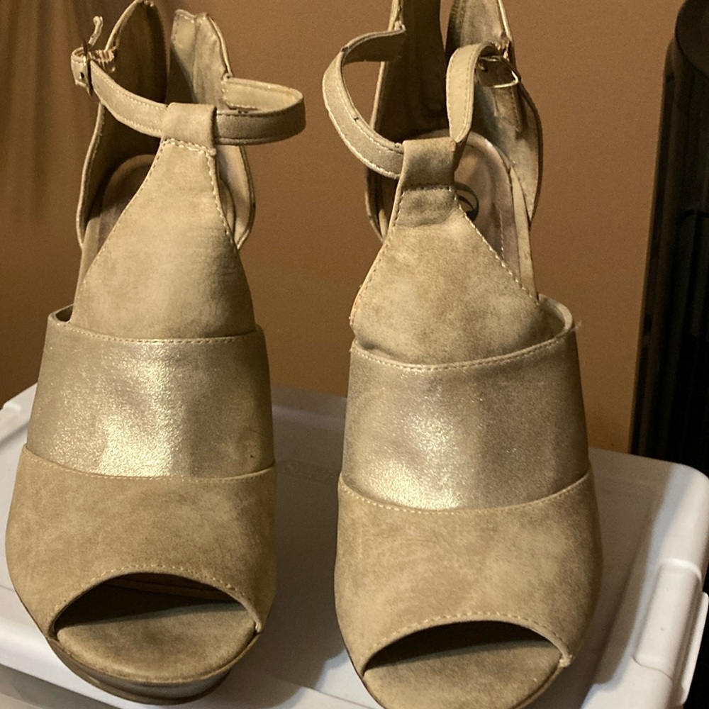 High heel beige color